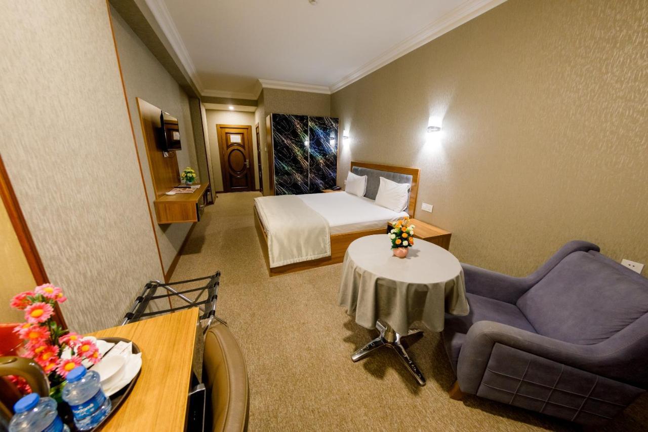 Royal Sapphire Hotel Baku Exterior foto